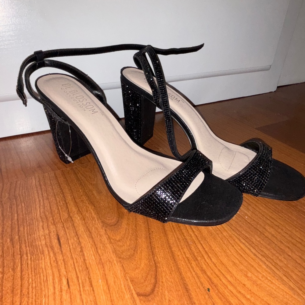 Elegant Black Heeled Sandals
